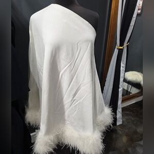 Elegant White One-Shoulder Dress with Feather Trim